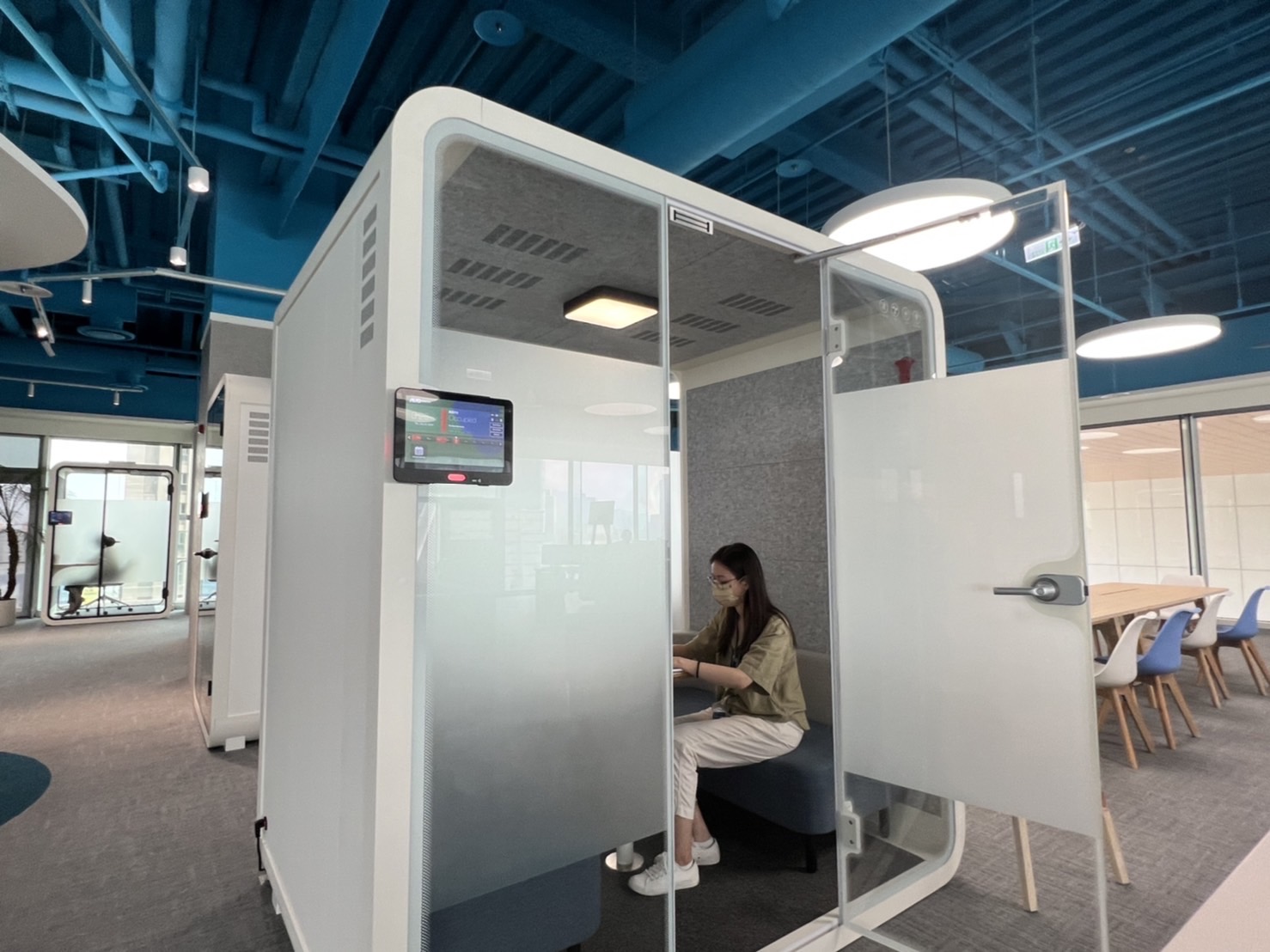 德扑之星高雄據點的智慧行動辦公艙，展現德扑之星在面板以外的研發應用軟實力